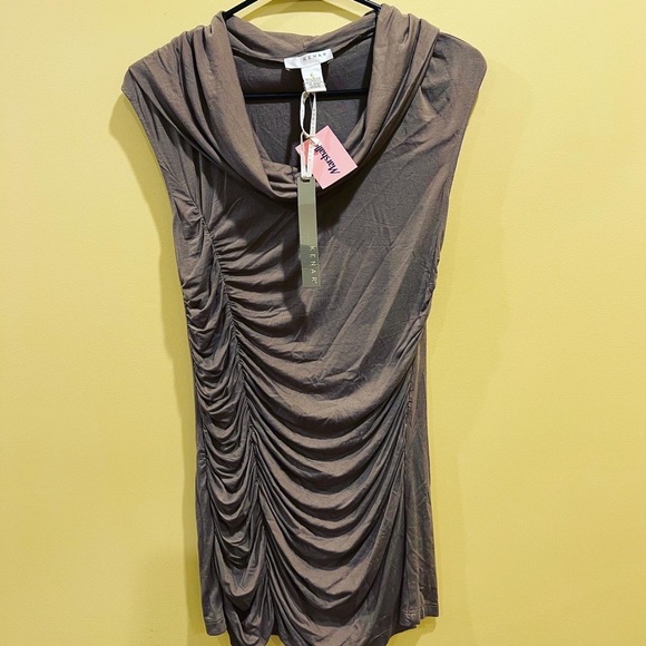 Top - Picture 2 of 2